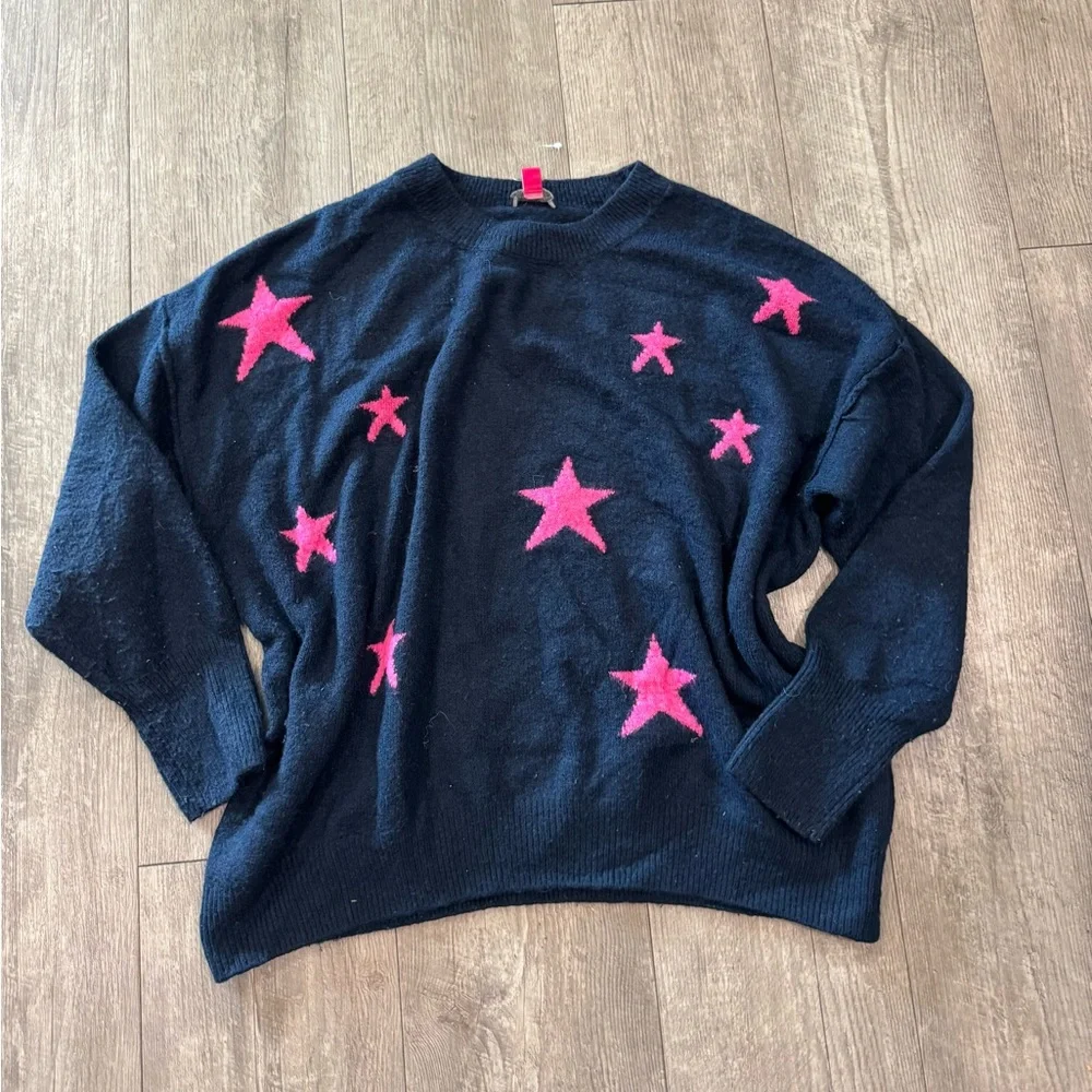 MALENITA🌻SOLD🌻Vince Camuto Navy Sweater with Pink Stars - Picture 4 of 10